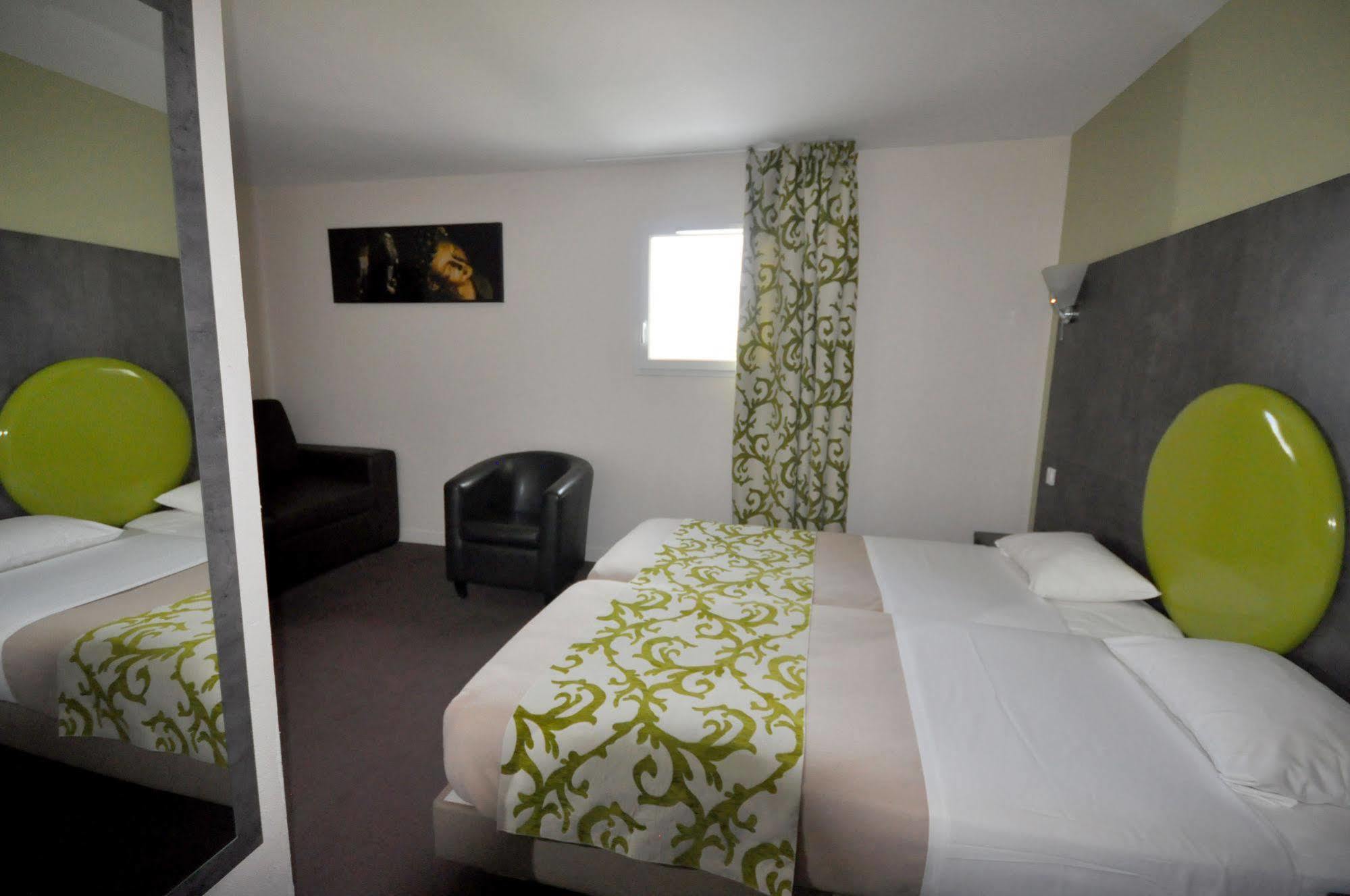 Brit Hotel Confort Alexia - La Souterraine Exterior foto